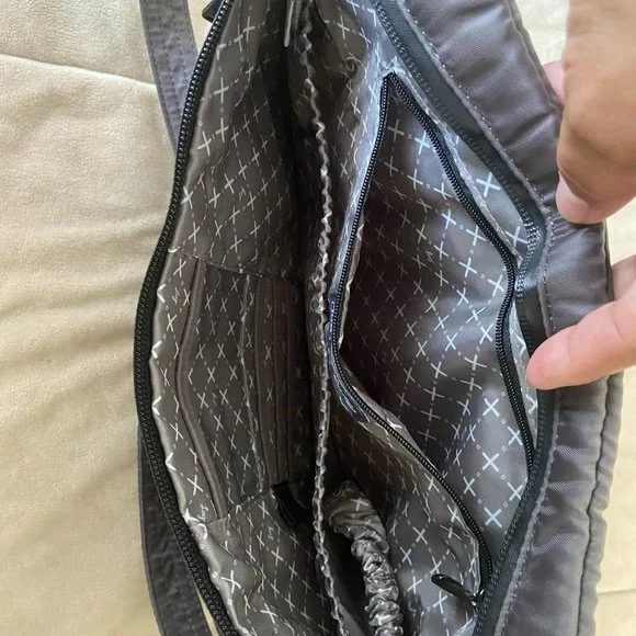 Lug Hippy - Picture 3 of 5